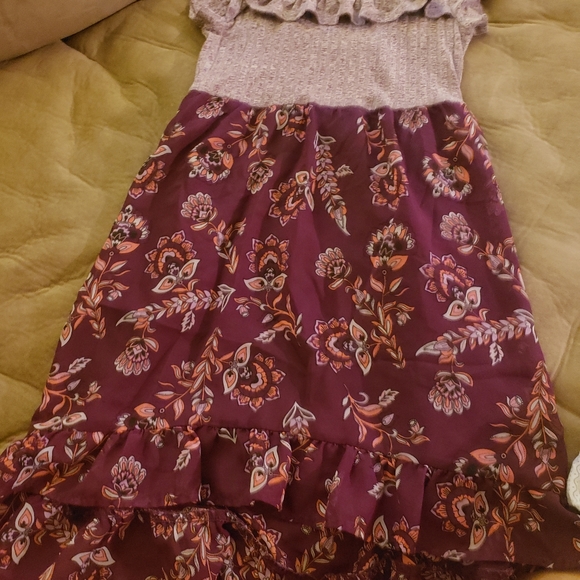 Girls size 8 and 10/12 clothes size 3 shoes - Picture 5 of 15